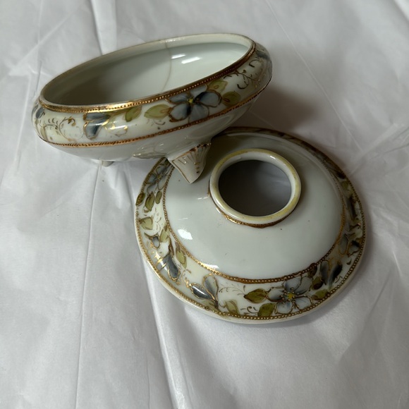 Nippon Porcelain, Vintage Powder Box, Floral trinket dish, Victorian vanity box, - Picture 8 of 10